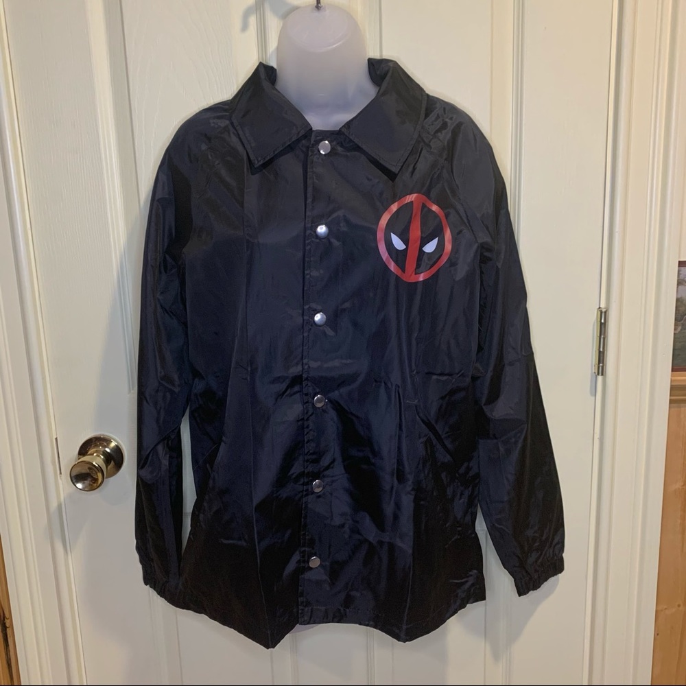 NWT MARVEL DEADPOOL WINDBREAKER